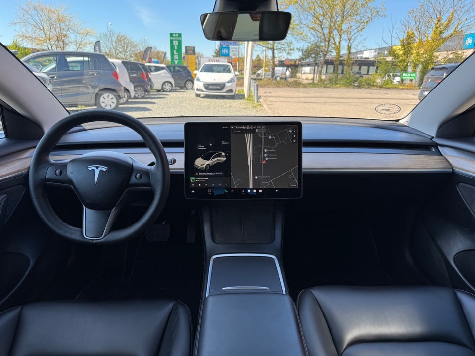 Tesla Model 3 Standard Range+ RWD 4d