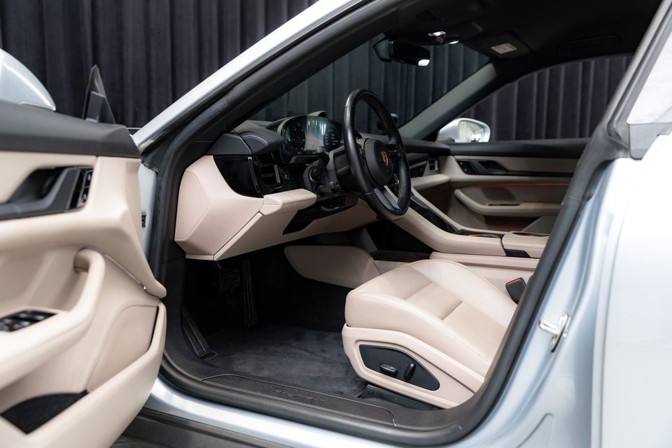 Porsche Taycan Performance+ 4d