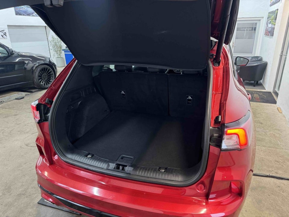 Ford Kuga 2,5 HEV ST-Line X CVT 5d