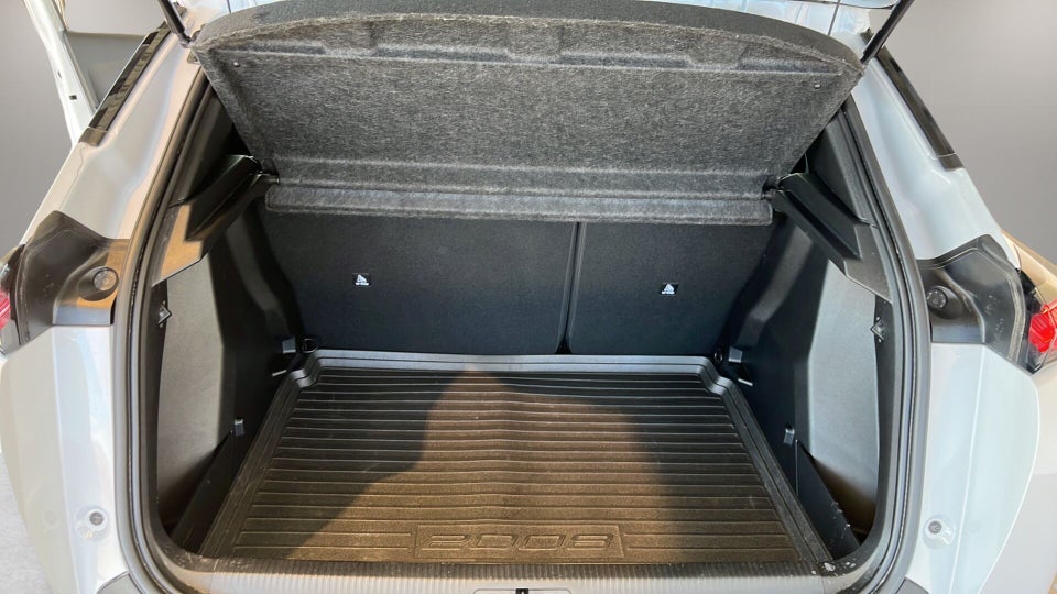 Peugeot 2008 1,2 PureTech 100 Triumph 5d