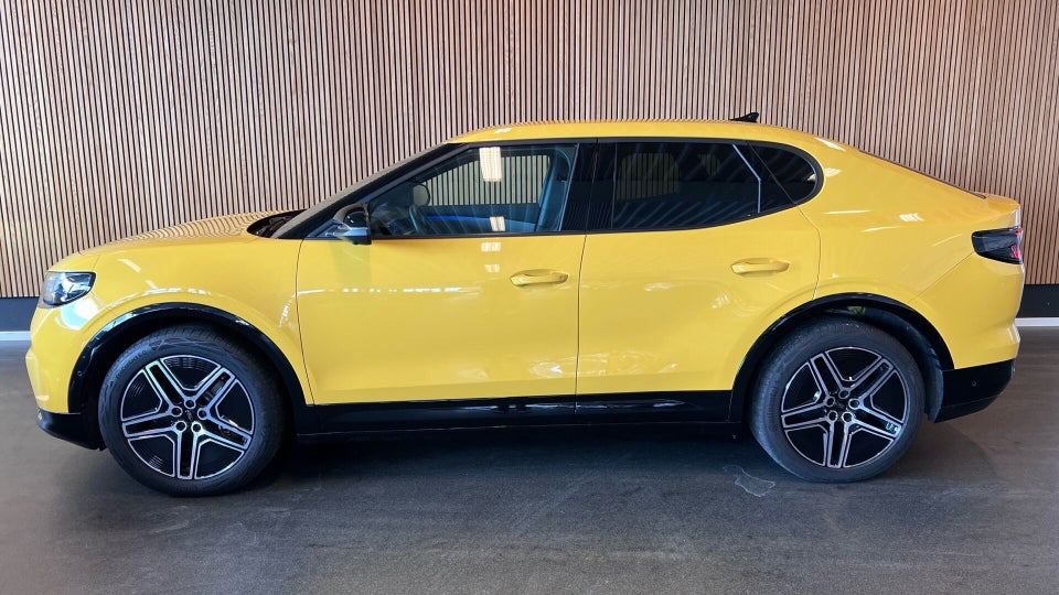 Ford Capri 77 Premium Extended Range 5d