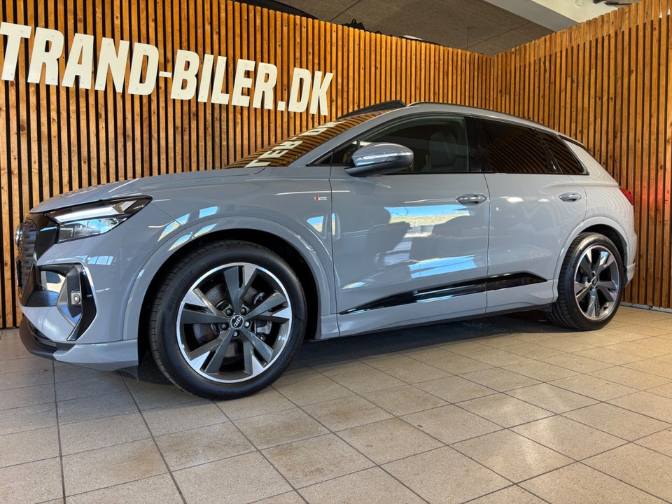 Audi Q4 e-tron 50 S-line quattro 5d