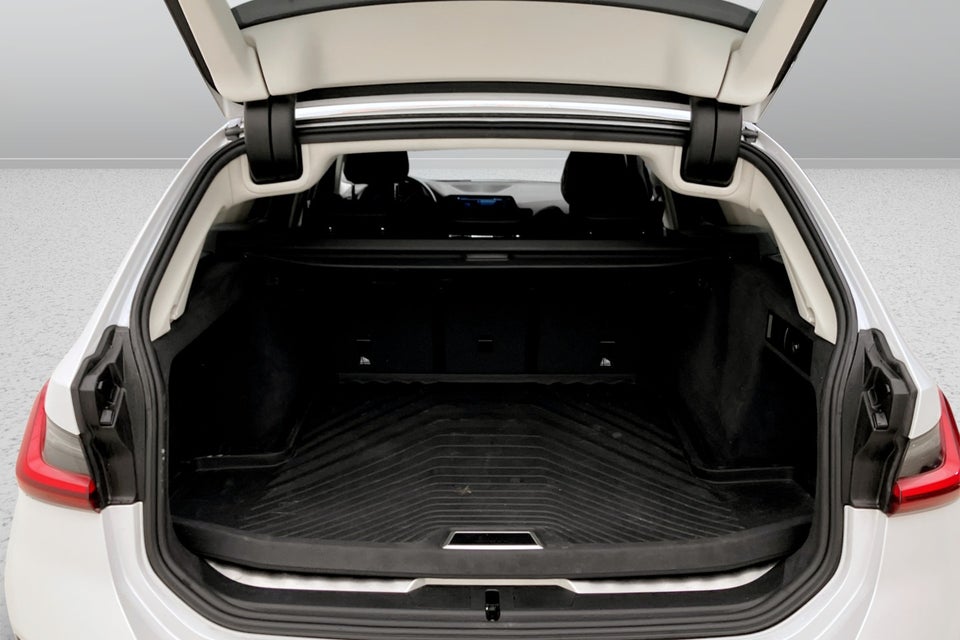 BMW 330e 2,0 Touring Sport Line aut. 5d