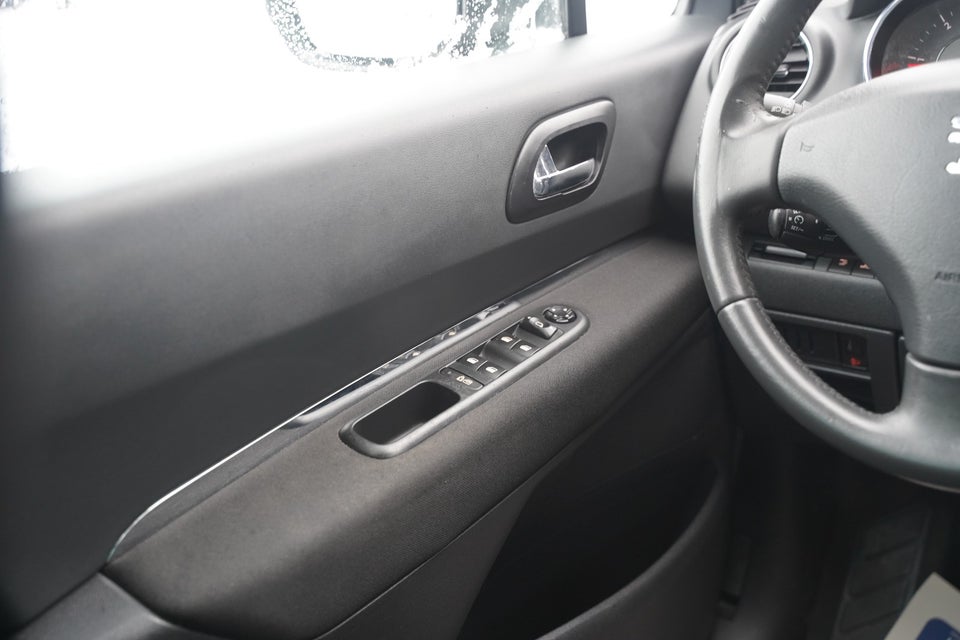 Peugeot 5008 2,0 HDi 150 Style 7prs 5d