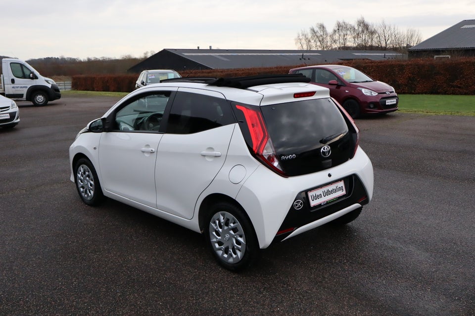 Toyota Aygo 1,0 VVT-i x-clusiv x-shift 5d