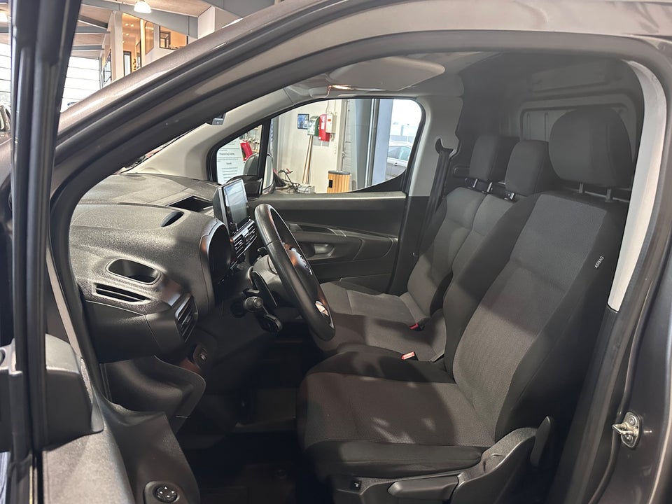 Toyota ProAce City 1,5 D 130 Medium Comfort aut. 6d