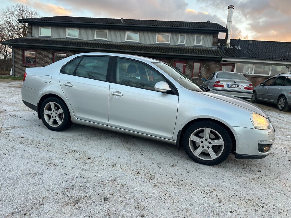 VW Jetta 1,4 TSi 122 Sportline 4d