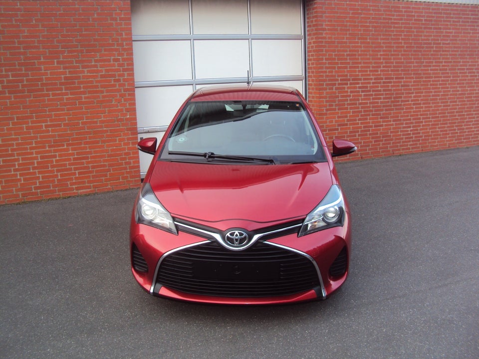 Toyota Yaris 1,0 VVT-i T2 5d