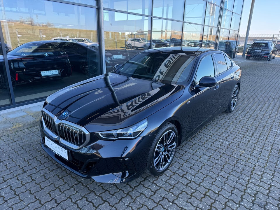 BMW i5 eDrive40 M-Sport 4d