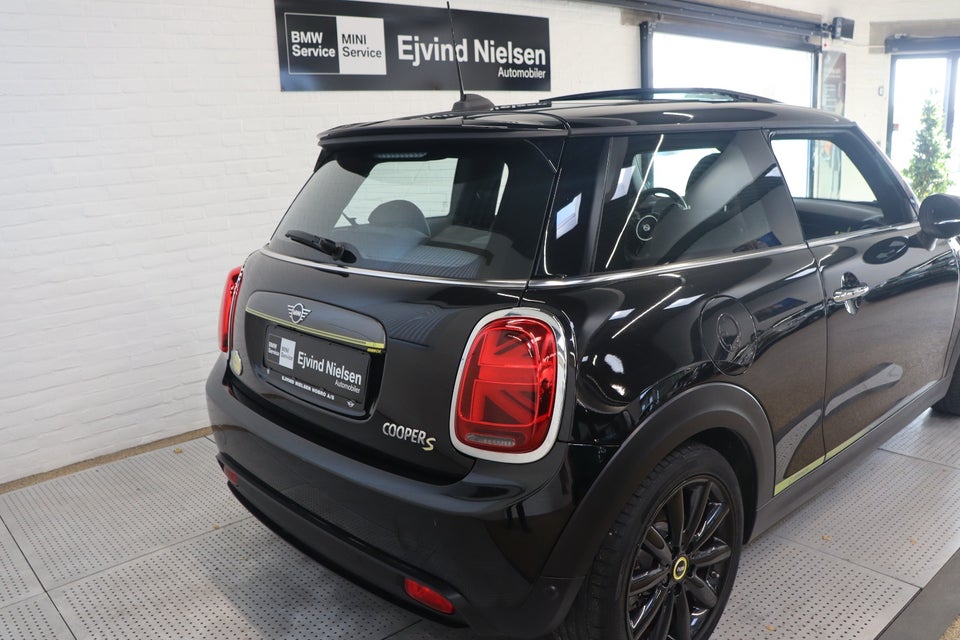 MINI Cooper SE Trim M Greenwich 3d