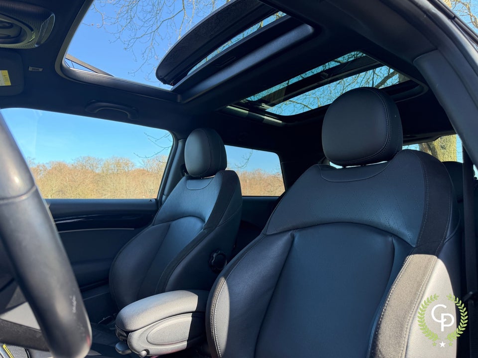 MINI Cooper SE Electric Trim 3d