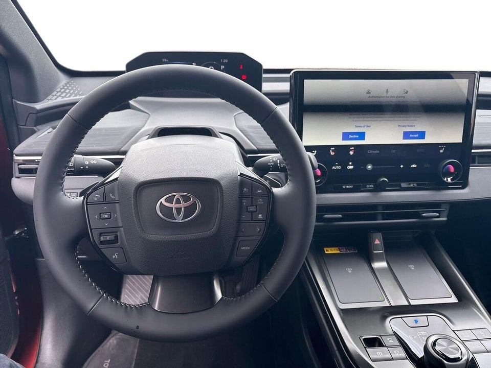 Toyota C-HR+ 77 Executive AWD 5d