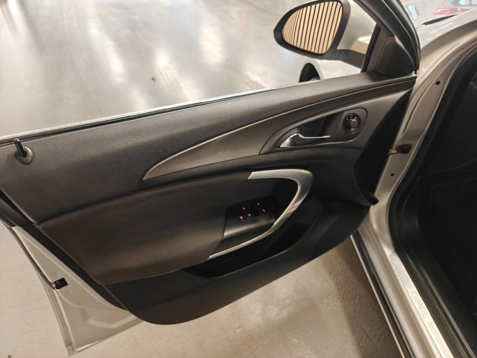 Opel Insignia 1,8 Edition 5d