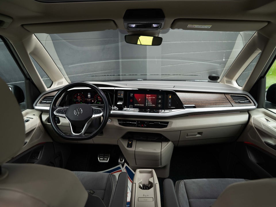 VW Multivan 1,4 eHybrid Style DSG kort