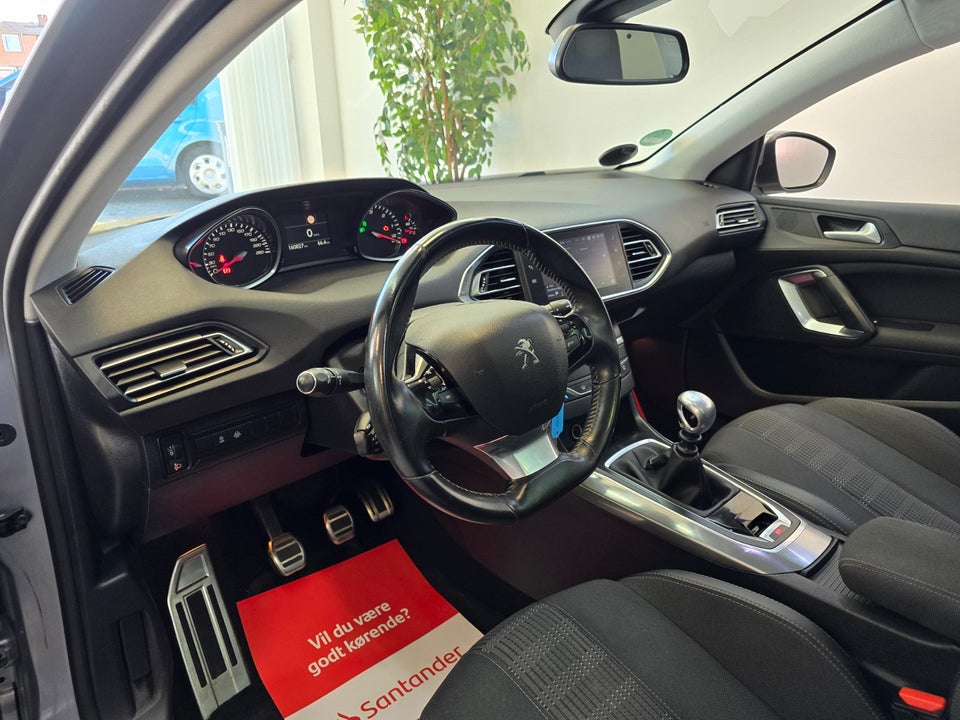 Peugeot 308 1,5 BlueHDi 130 Prestige SW 5d