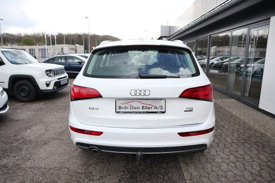 Audi Q5 2,0 TDi 190 S-line quattro S-tr. 5d