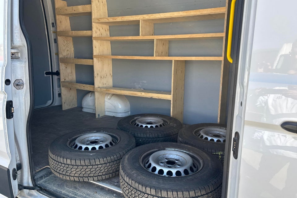 VW Crafter 35 2,0 TDi 177 Kassevogn L3H3 aut.