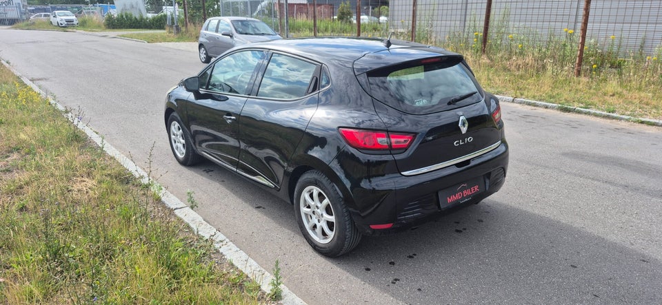 Renault Clio IV 1,2 16V Expression 5d