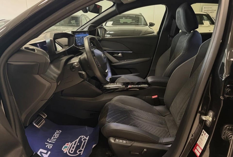 Peugeot e-208 54 GT 5d