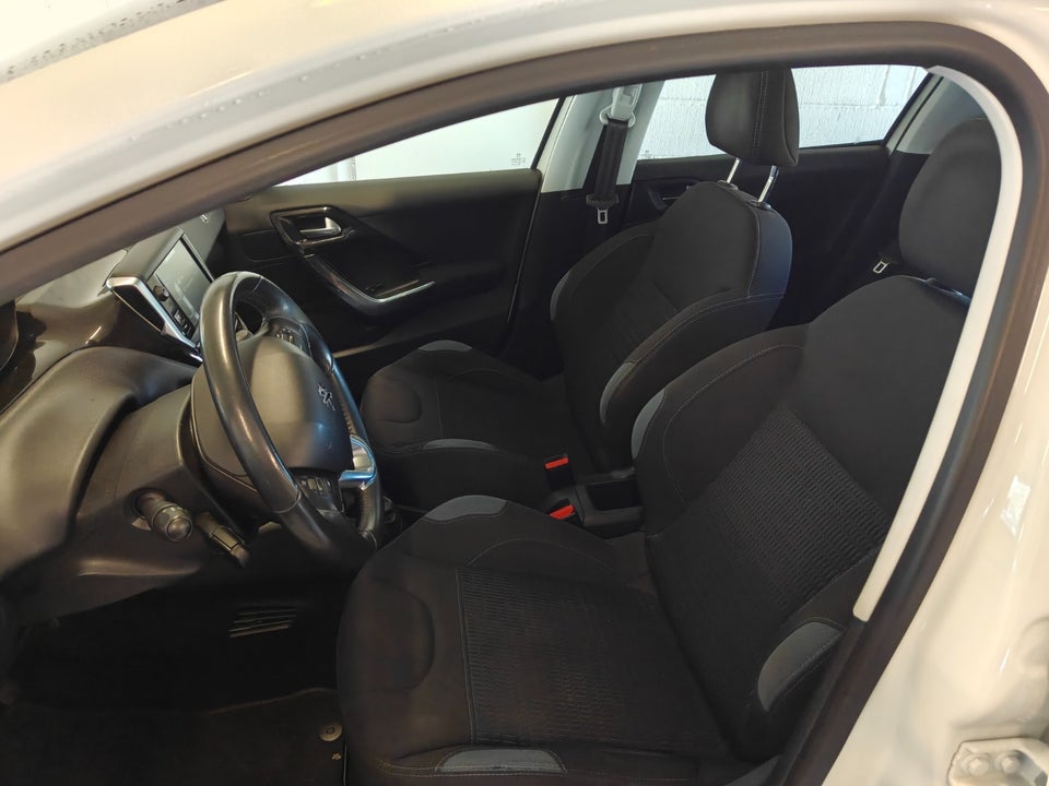 Peugeot 208 1,2 VTi Allure 5d