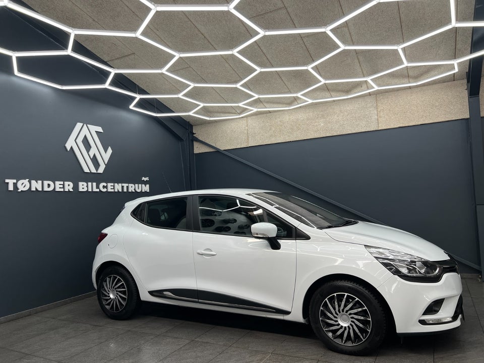 Renault Clio IV 1,5 dCi 90 Zen 5d