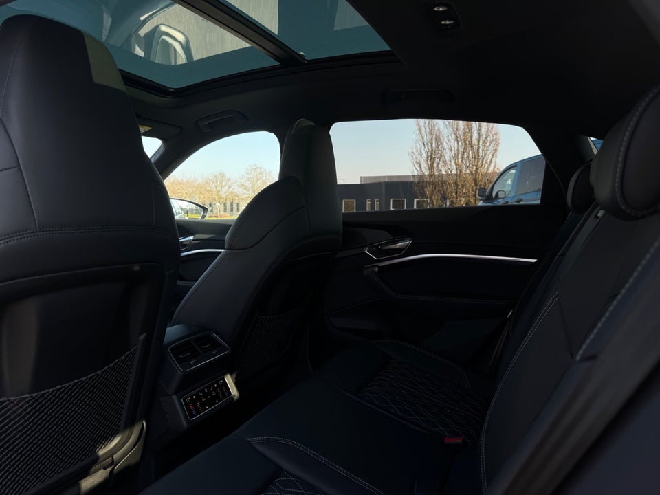 Audi Q8 e-tron 55 S-line Sportback quattro 5d