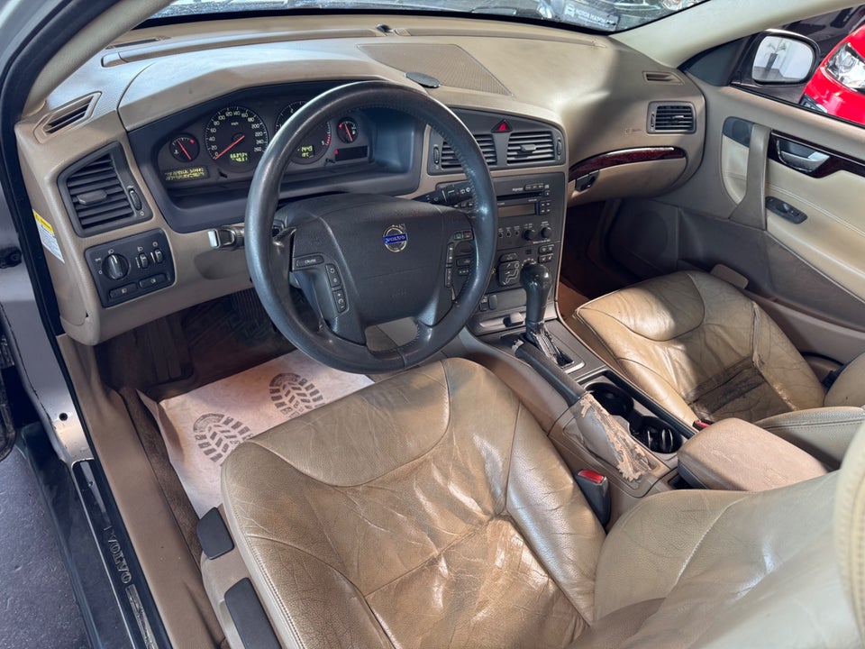 Volvo V70 2,4 D5 163 Momentum aut. 5d