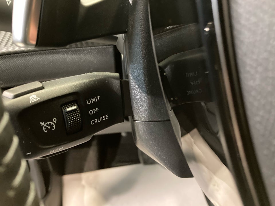 Peugeot 2008 1,2 PureTech 130 Allure EAT8 5d