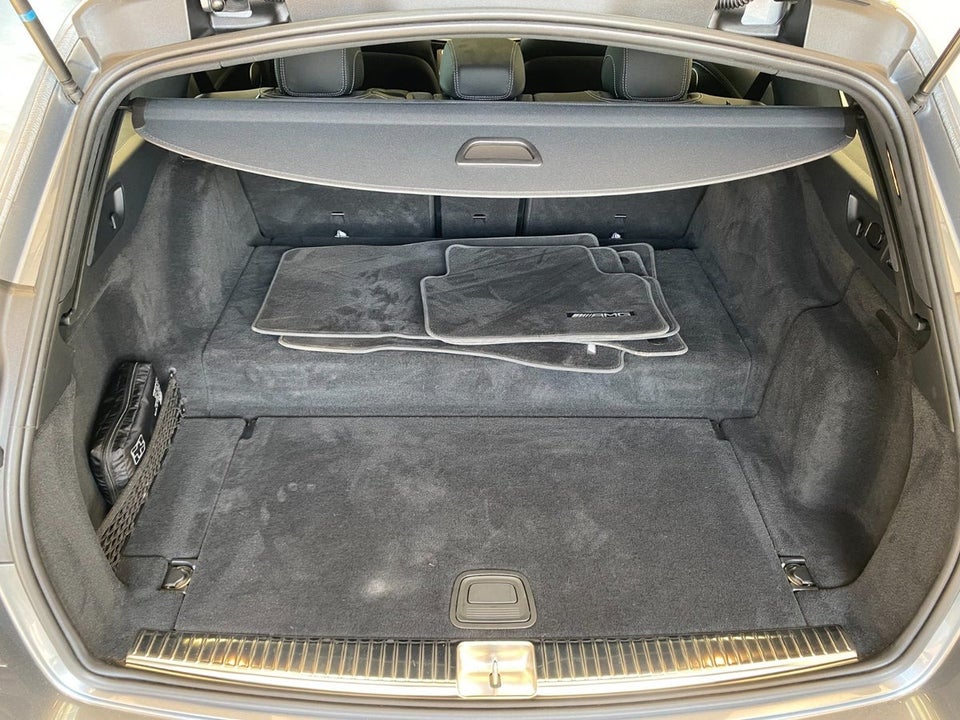 Mercedes E300 de 2,0 AMG Line stc. aut. 4Matic 5d