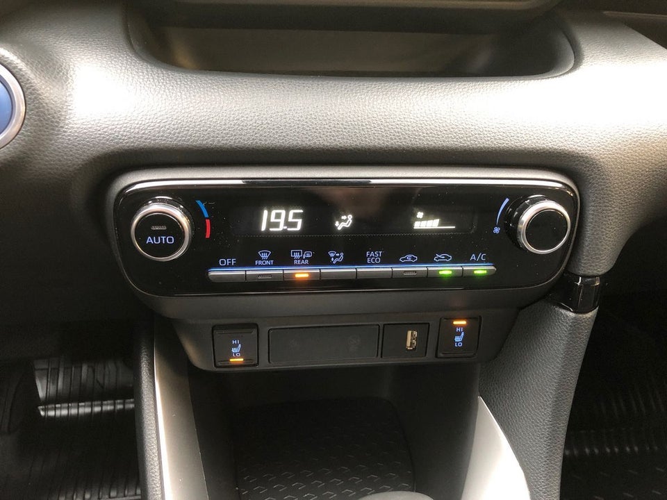 Toyota Yaris 1,5 Hybrid Active Tech e-CVT 5d