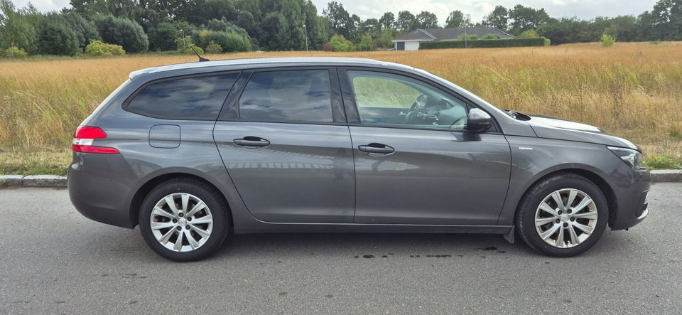 Peugeot 308 1,5 BlueHDi 130 Allure+ SW 5d