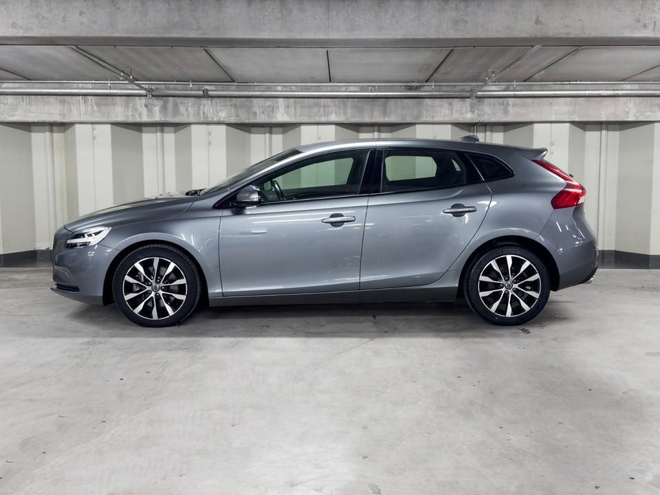 Volvo V40 1,5 T3 152 Dynamic Edition aut. 5d