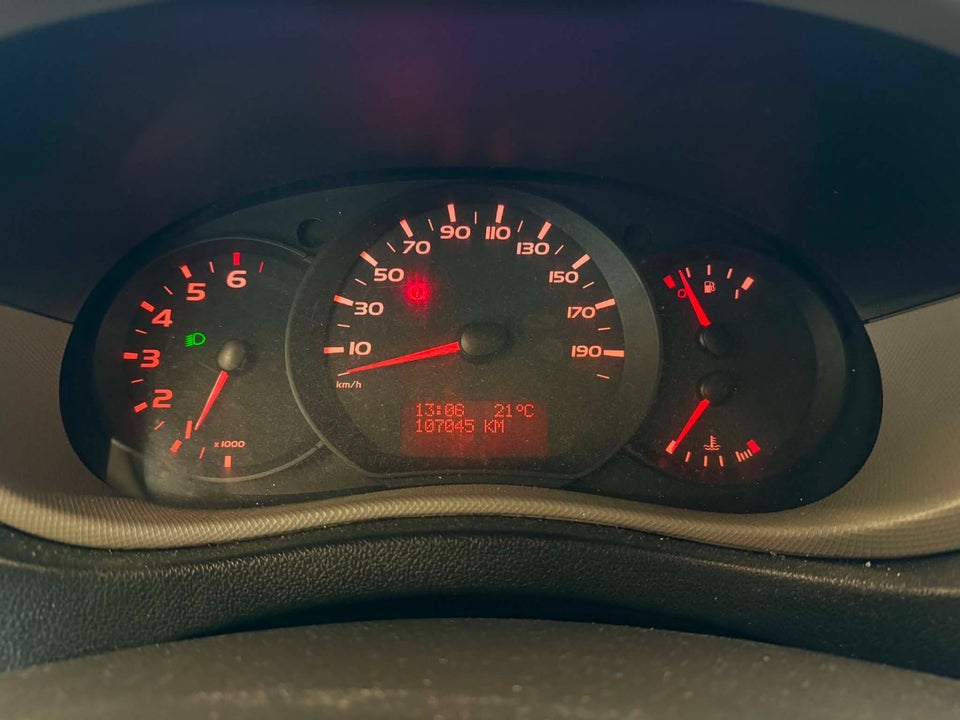 Nissan NV400 2,3 dCi 110 L1H1 Comfort Van