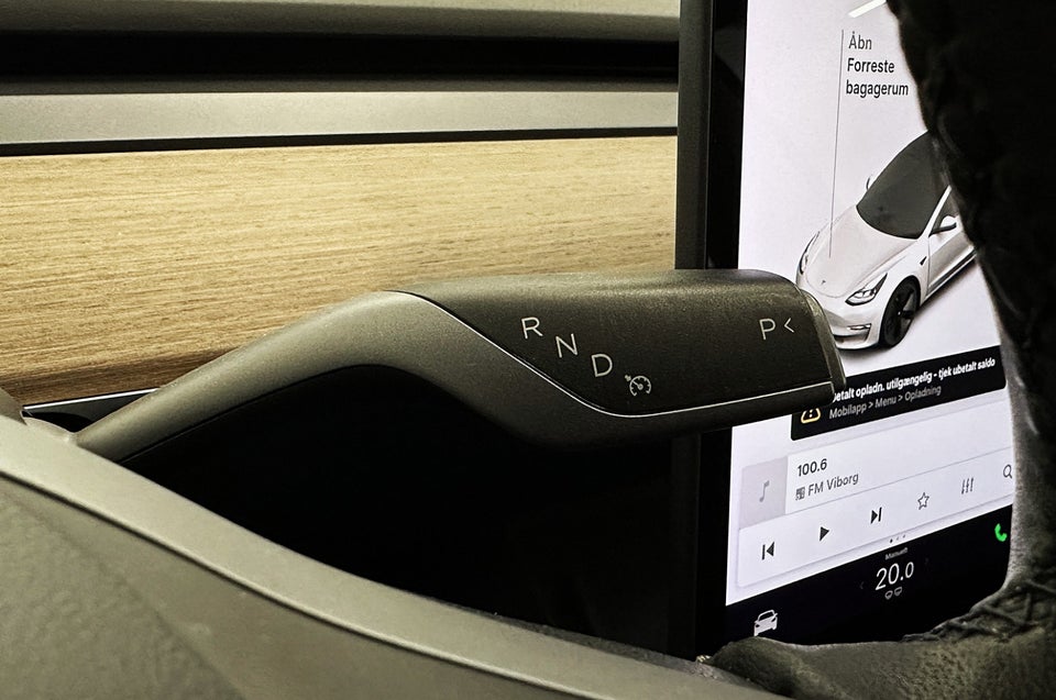 Tesla Model 3 Standard Range+ RWD 4d