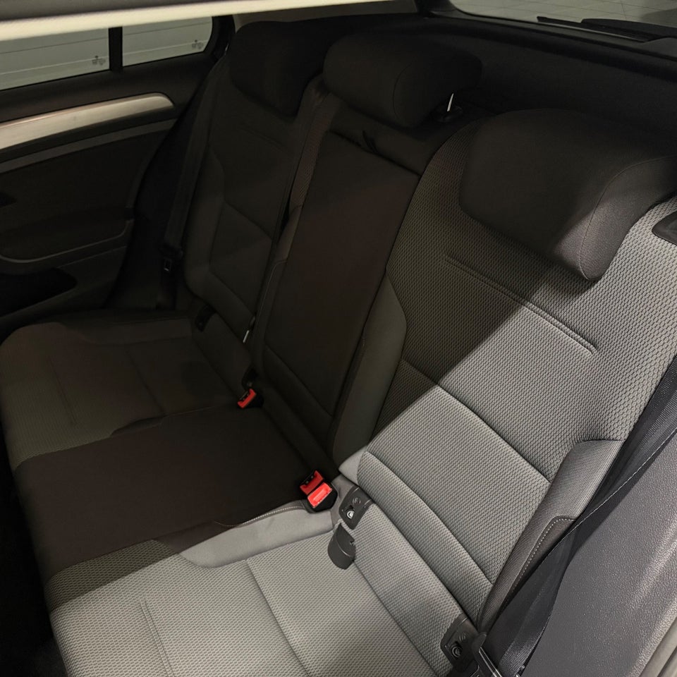 VW Golf VII 1,6 TDi 105 Comfortline BMT 5d