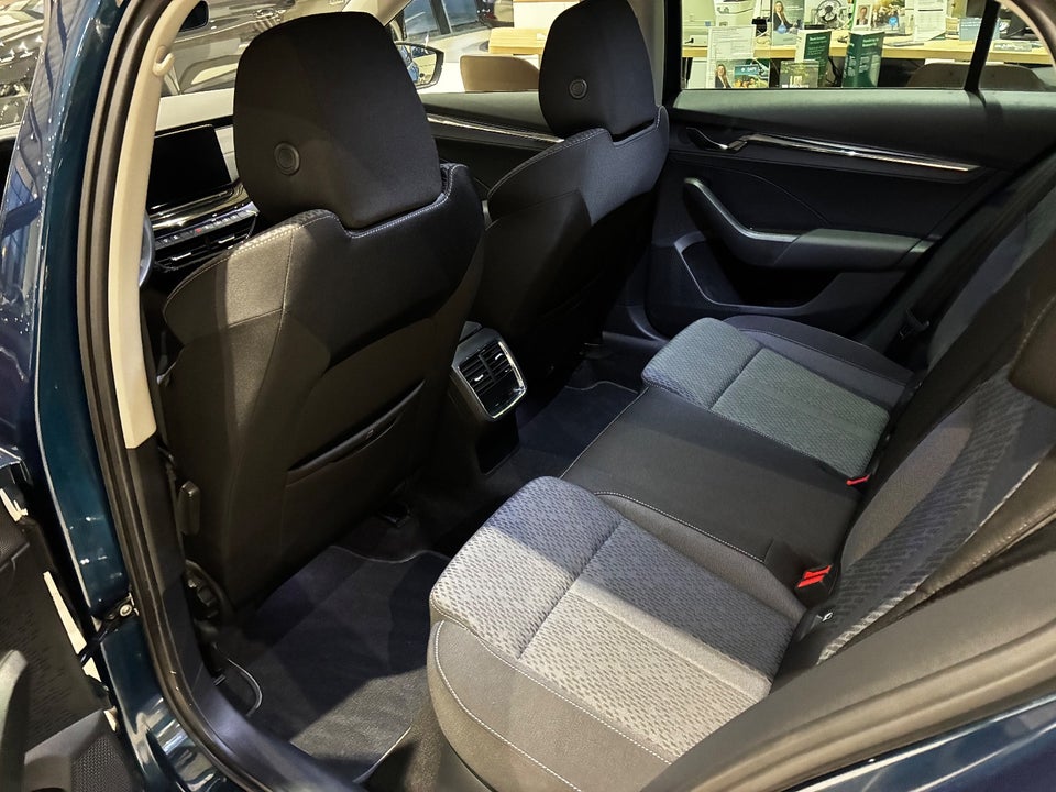 Skoda Octavia 1,4 TSi iV Plus Combi DSG 5d