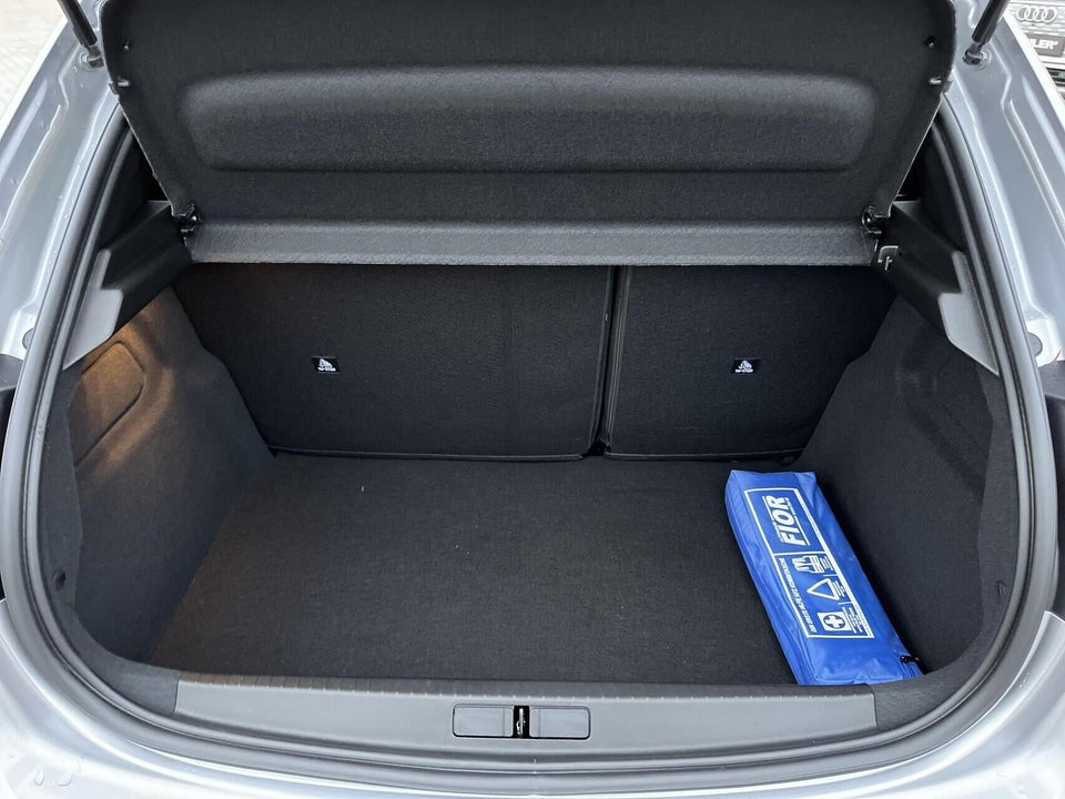 Peugeot e-208 50 Style 5d