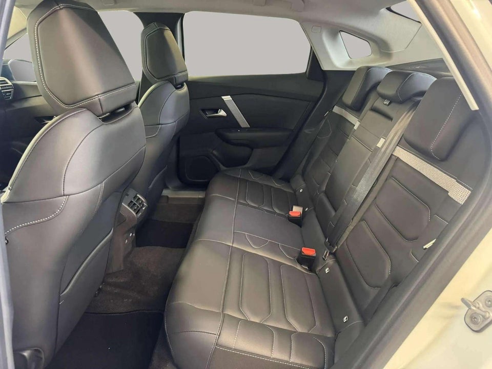 Citroën ë-C4 X 50 Shine 4d