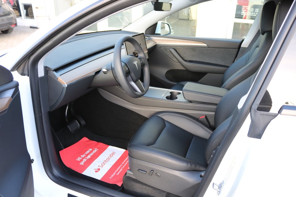 Tesla Model Y Long Range AWD 5d