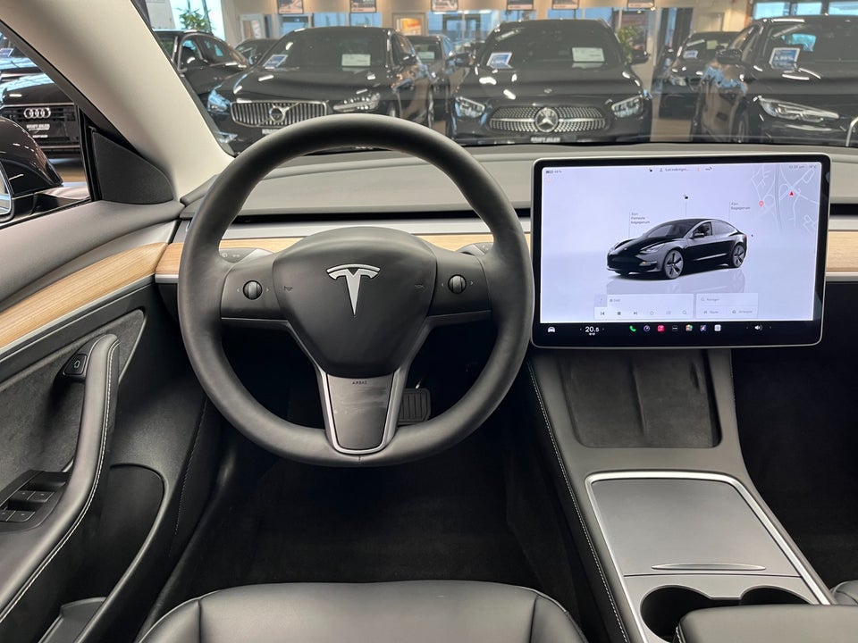 Tesla Model 3 Long Range RWD 4d