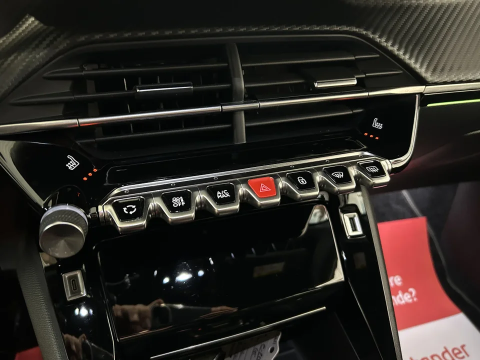 Peugeot e-208 50 GT 5d