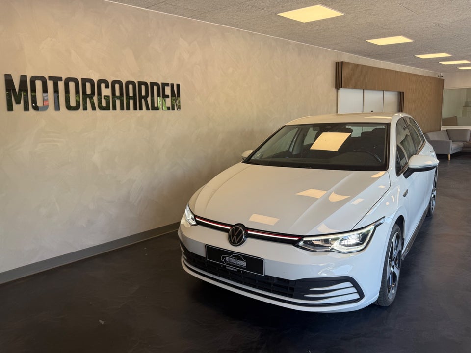 VW Golf VIII 1,5 TSi 130 1st Edition 5d