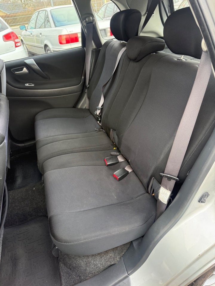 Suzuki Liana 1,6  5d