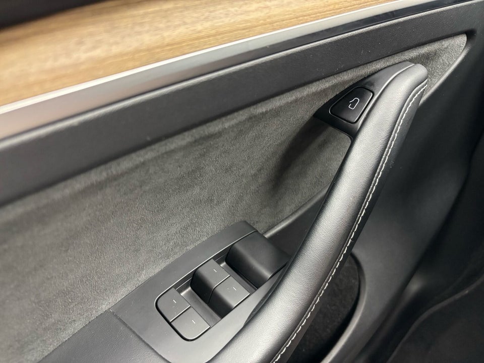 Tesla Model Y RWD 5d