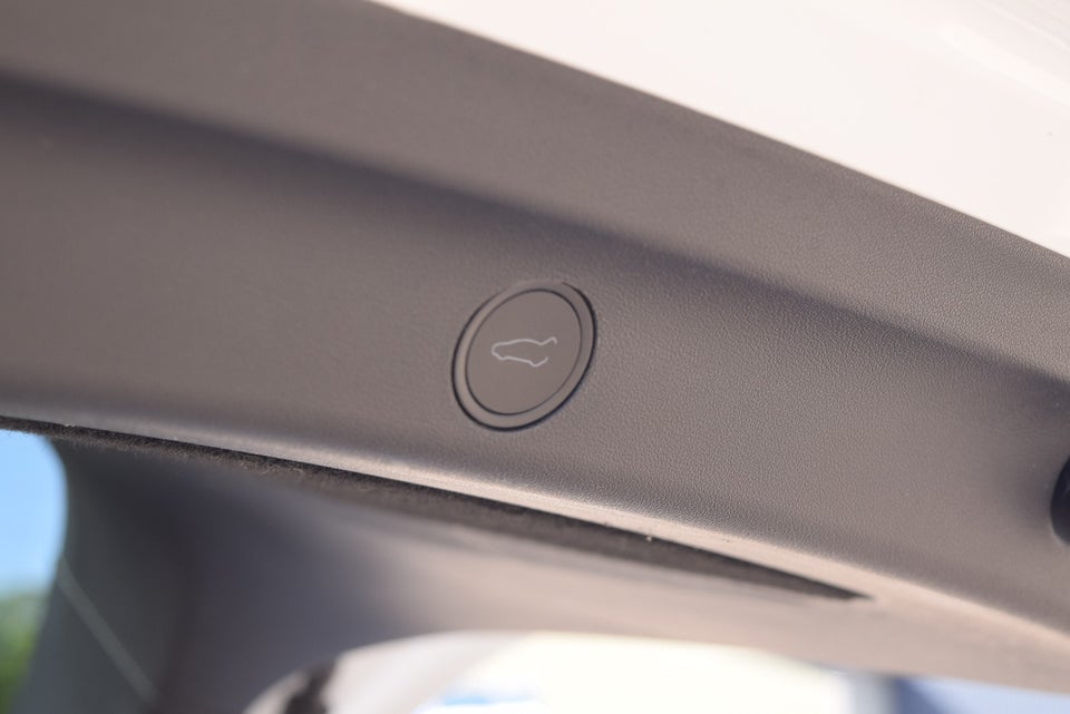 Tesla Model Y RWD 5d