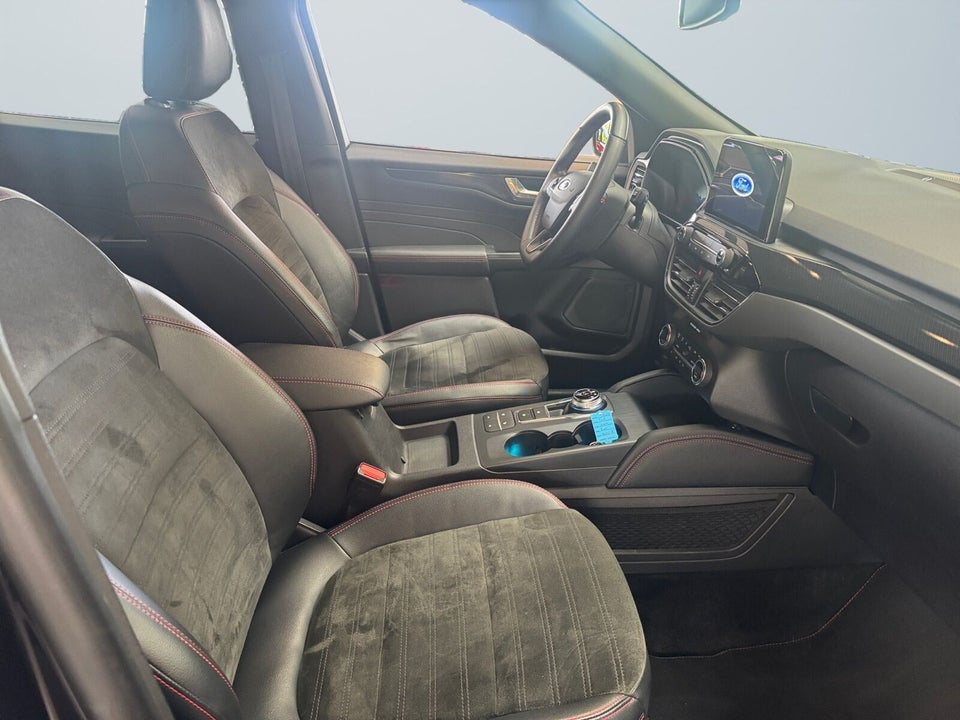 Ford Kuga 2,5 HEV ST-Line X CVT 5d