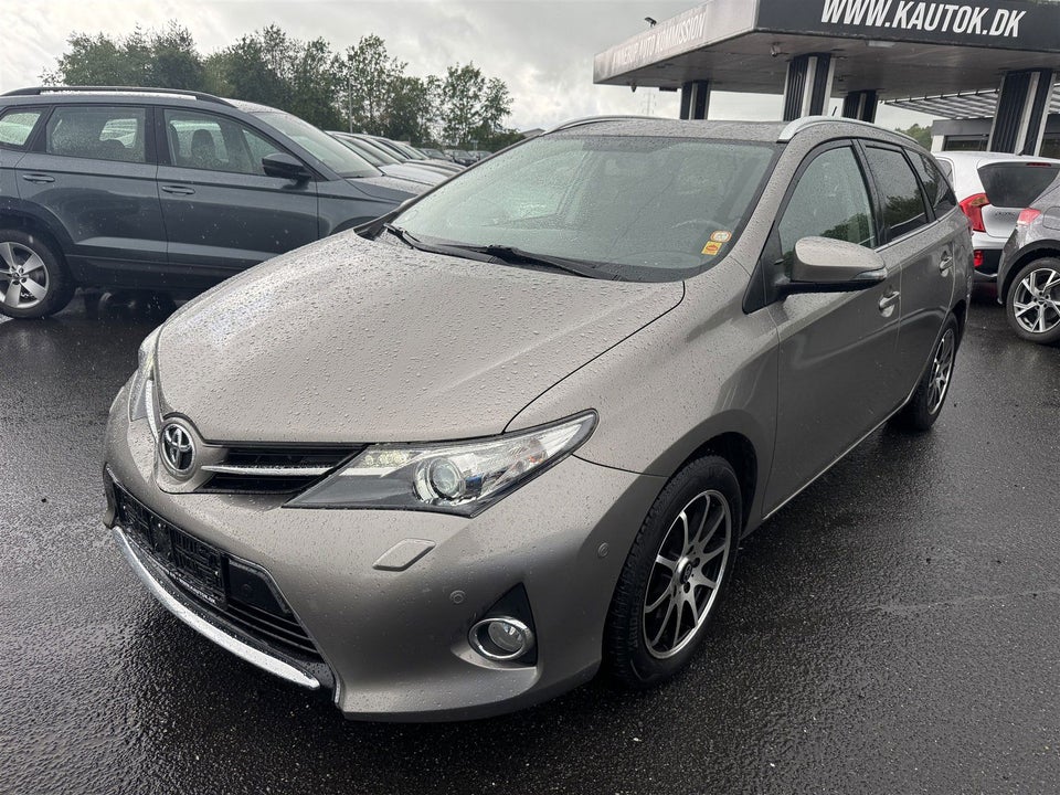 Toyota Auris 1,6 T2 Touring Sports 5d