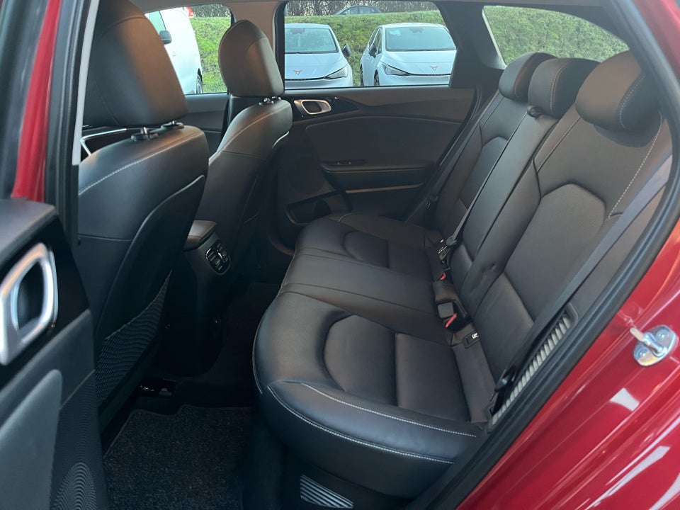 Kia Ceed 1,6 PHEV Upgrade SW DCT 5d