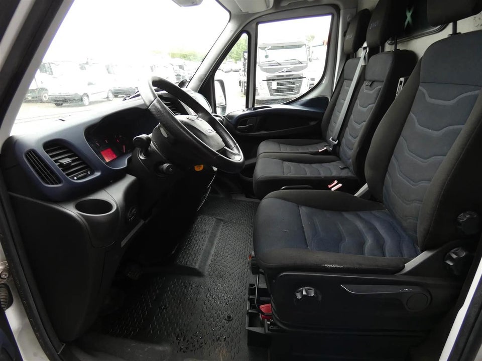 Iveco Daily 2,3 35S16 16m³ Van AG8