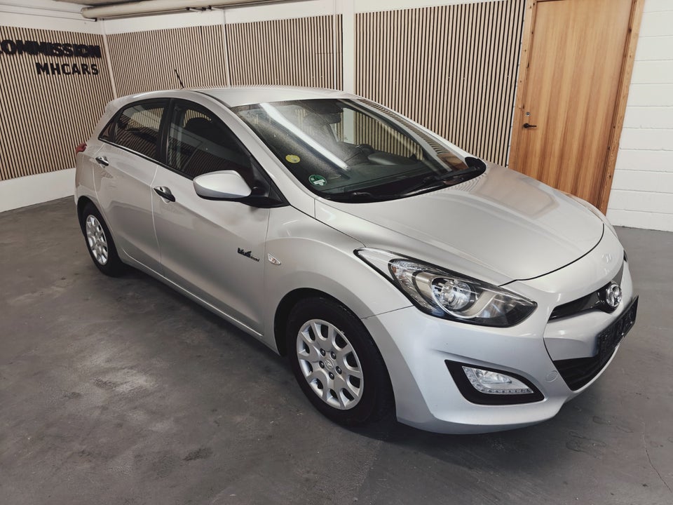 Hyundai i30 1,6 CRDi 110 XTR Eco 5d